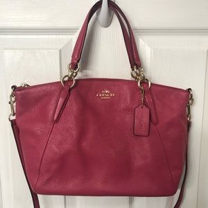 Coach soft pebbled leather purse w/crossbody strap